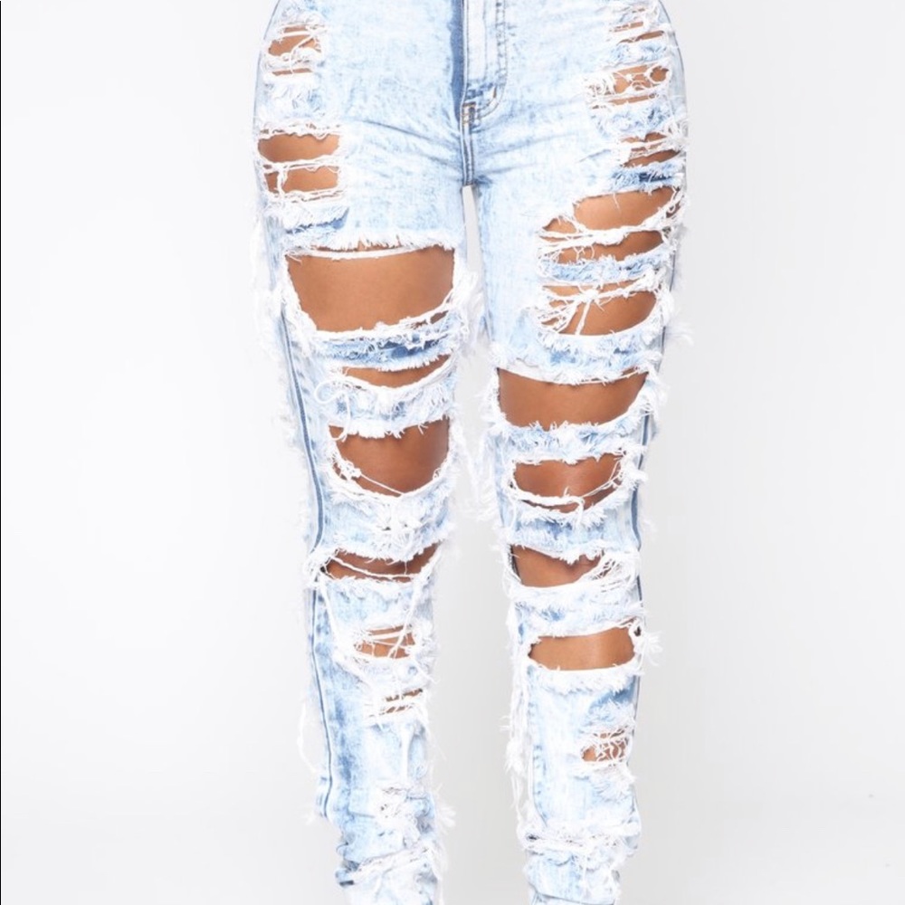 Fashion nova ripped jeans